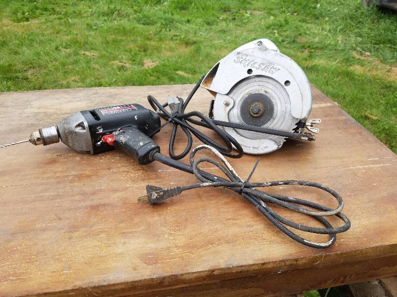 lot 34 image: CRAFTSMAN Drill & Skill Saw both Tested and Works