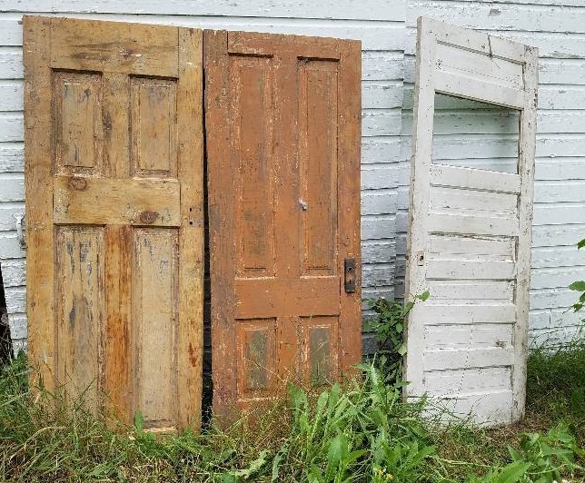 lot 50 image: 3 old wood door ready for repurposing