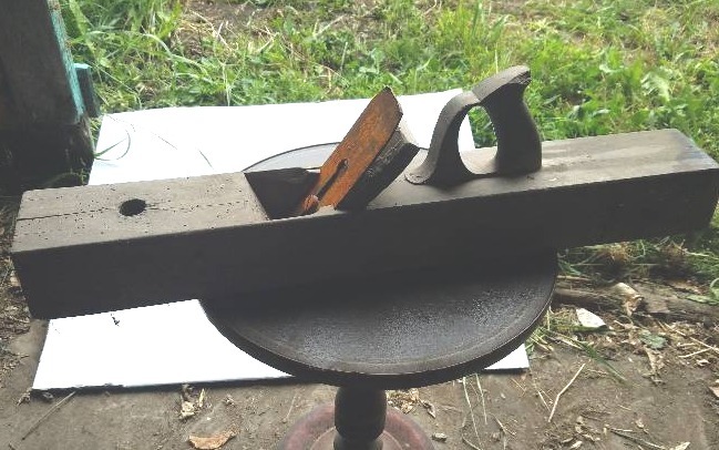 lot 55 image: Vintage 26 Hand Wood Planer