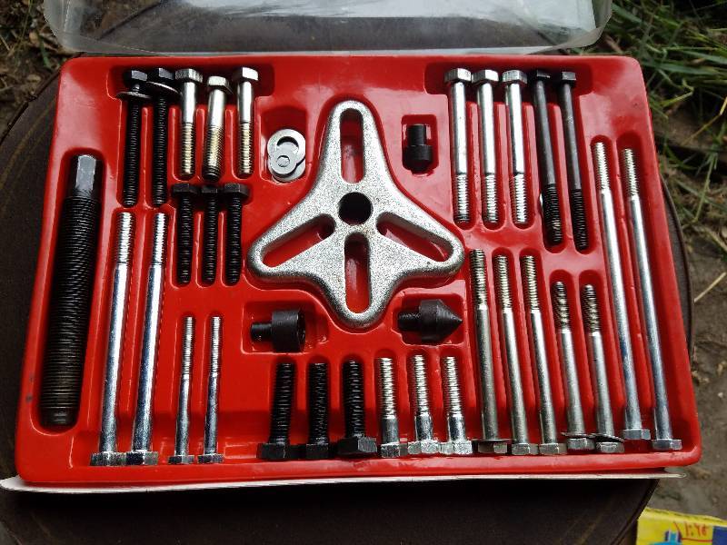 lot 57 image: Harmonic Puller Set