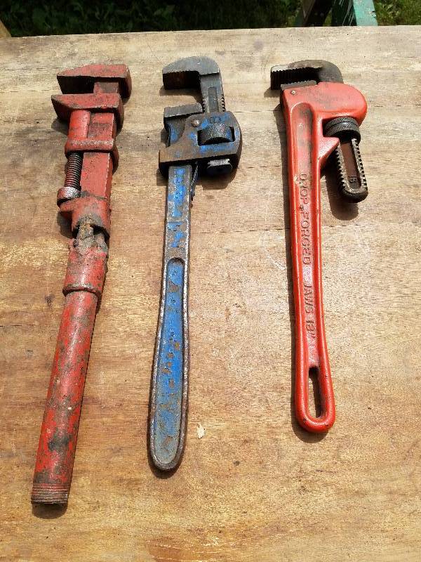 lot 69 image: Lot of 3 18 inch Pipe Wrenches