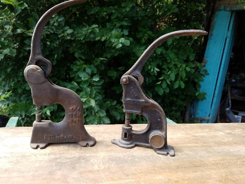 lot 97 image: The Gem Set Rivet Press Hand Punch