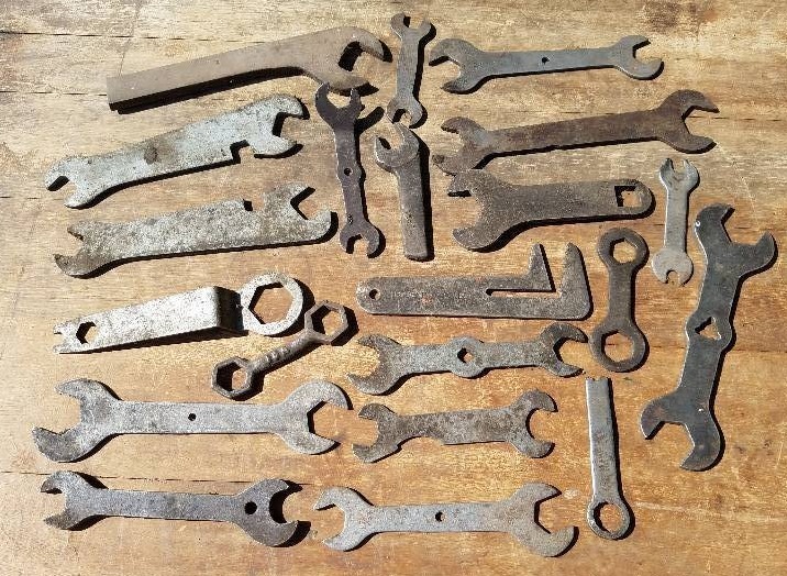 lot 105 image: Lot of Very Old Opened Ended Wrenchs