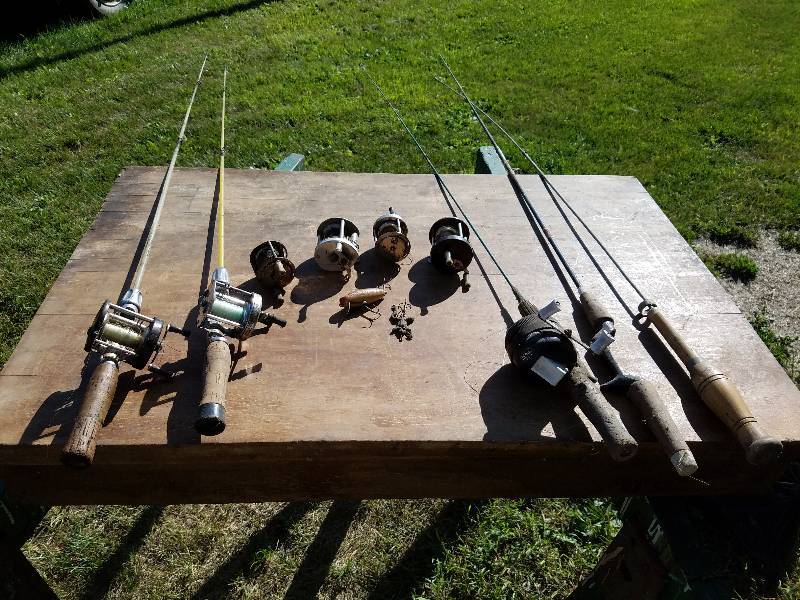 lot 112 image: Mix lot of old Fishing Reels & Rods