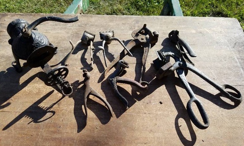 lot 118 image: Lot of 8 Antique Tools & House Hold items & Heater