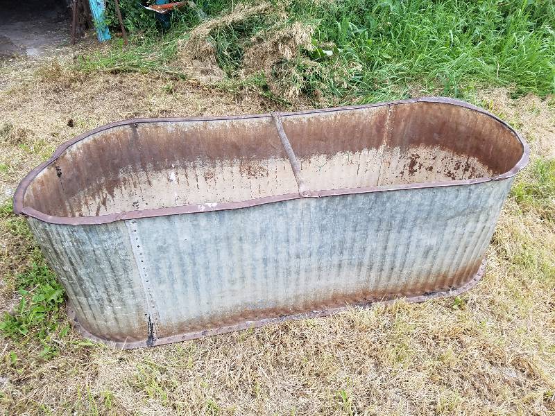 lot 167 image: Old live stock water tank