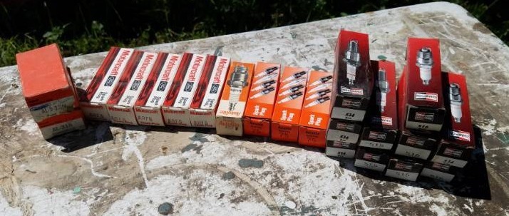 lot 198 image: Large assortment of Spark Plugs New