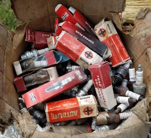 lot 199 image: Used lot of spark plug mix
