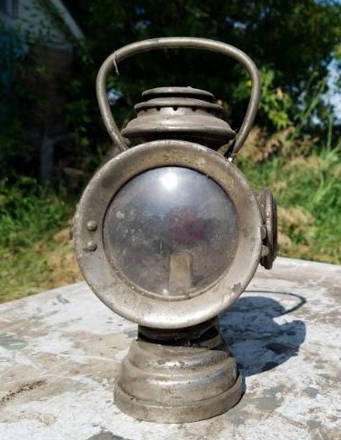 lot 212 image: Vintage Antique The Never Out Safety Light