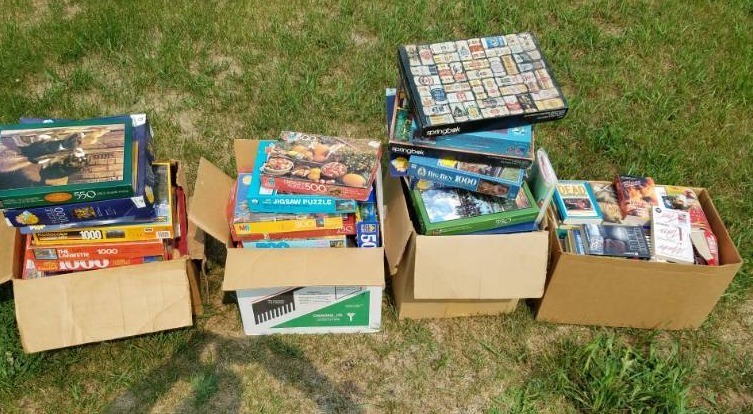 lot 246 image: Big lot of games Puzzles and Books