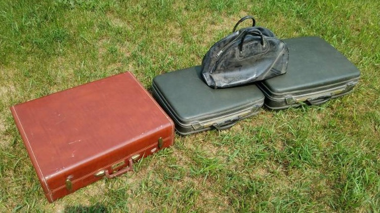 lot 249 image: 3 suite cases and an extra travel bag Samsonite & Airway