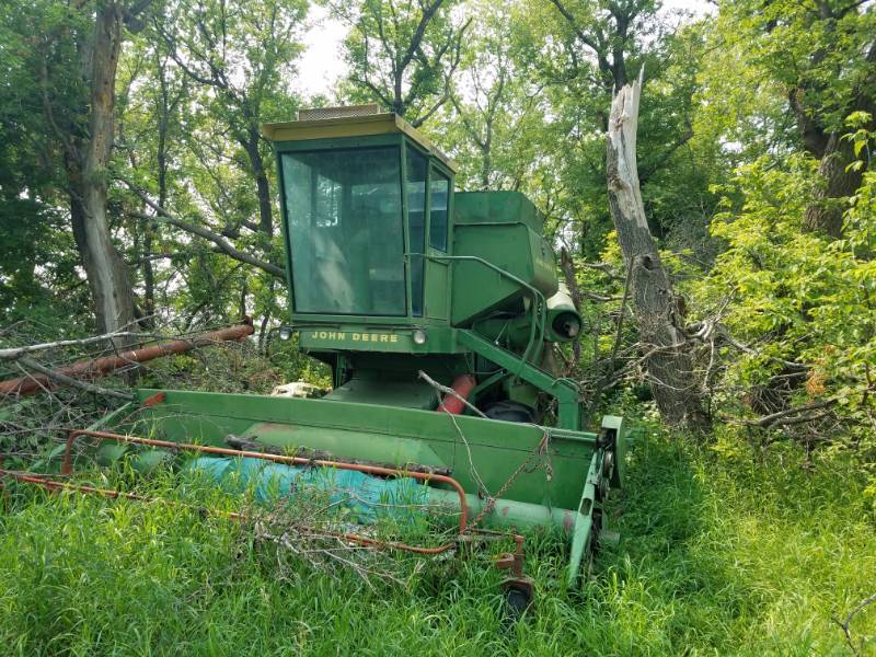 lot 250 image: John Deere 95 Self Propelled Combine