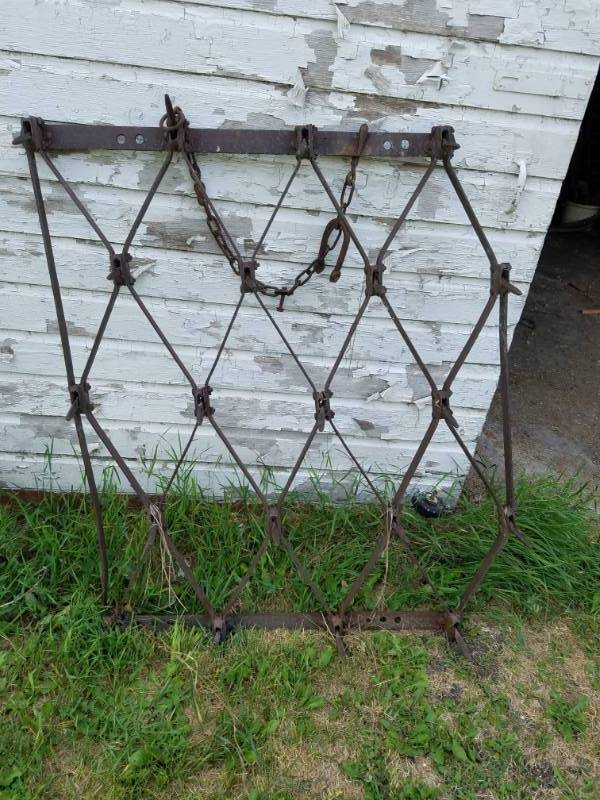 lot 267 image: Gravel or Driveway pull behind rake section