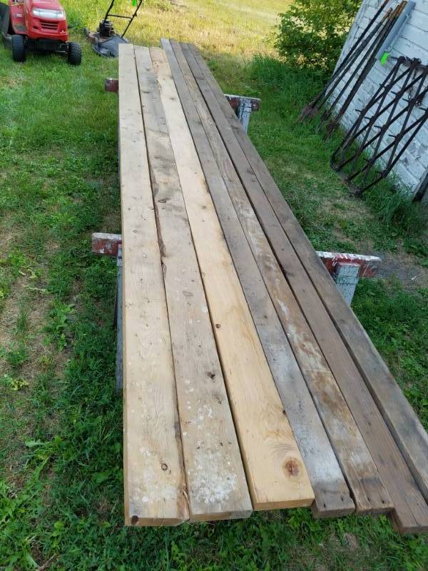 lot 271 image: Lumber in various lengths