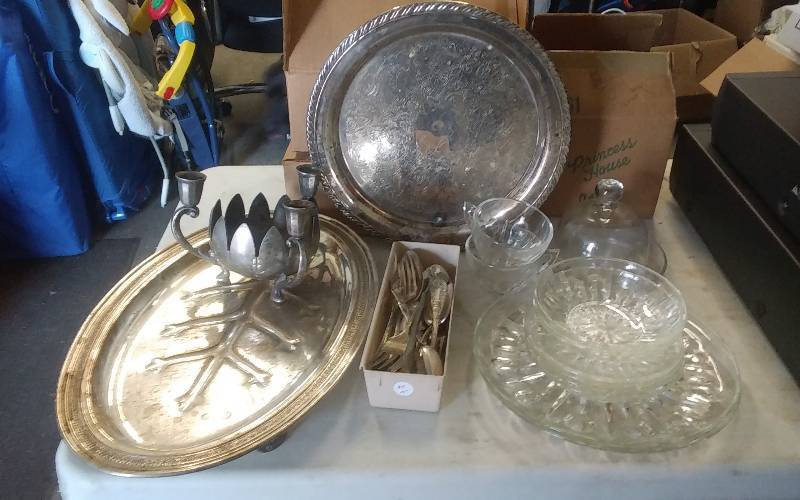 lot 43 image: Assorted Silver Plate Serving Pieces & Princess House Glass Ware