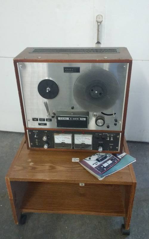 lot 69 image: Teac A-4010 SL Reel To Reel Tape Deck With Rolling Stand (No Power Cord-Common)