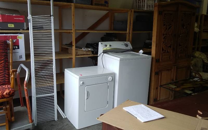 lot 1 image: Kenmore Washer & Dryer Includes Wire Rack Over Shelf