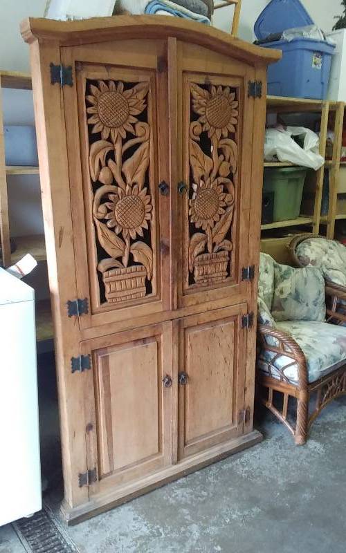 lot 12 image: Rustic Wood Sunflower Corner Cabinet 38x17x76