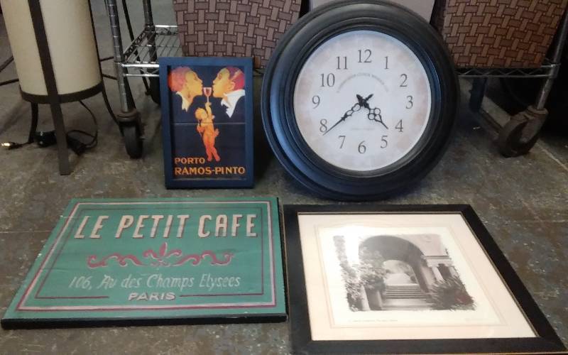 lot 20 image: Box Of Wall Decor (French Pictures & Clock 20 Inches)