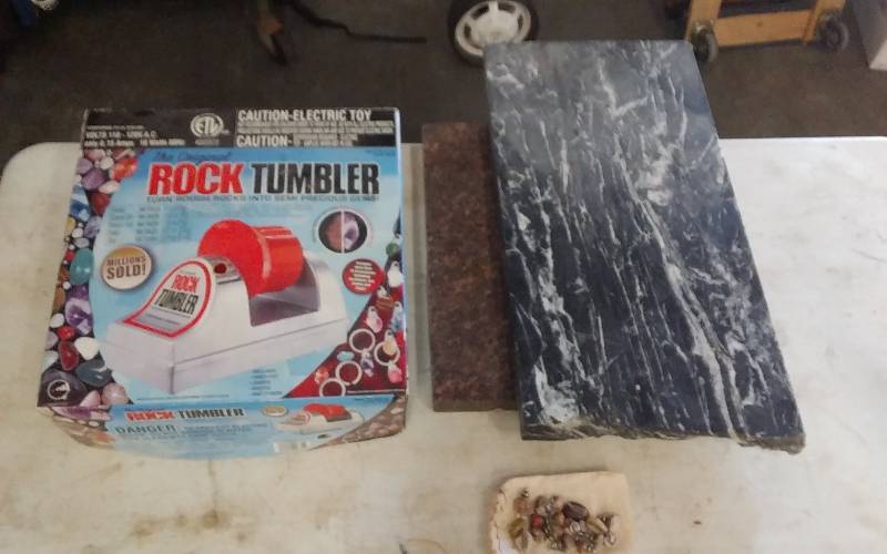 lot 29 image: Rock Tumbler With Some Polished Rock Jewelry & 2-Slabs Of GraniteMarble