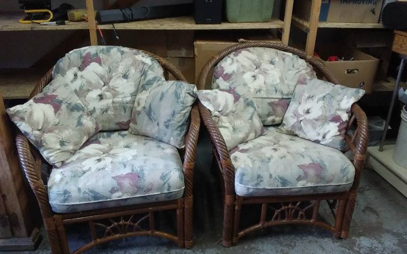 lot 11 image: 2-Rattan Chairs 34x31