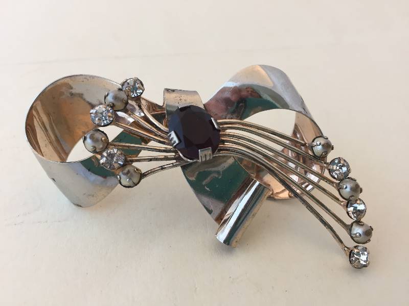 lot 70 image: Gold over Sterling Silver Vintage Brooch Pin