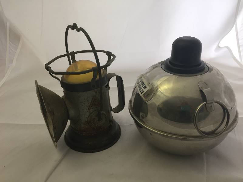 lot 33 image: Vintage Powerlite Lantern & Oil Lamp