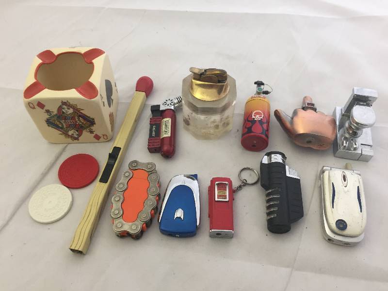 lot 38 image: Lighters, Vintage Card Ashtray, Marlboro Casino chips