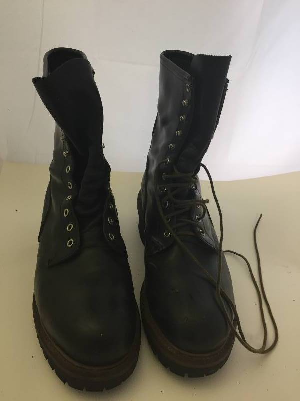lot 52 image: Red Wing Leather Boots  Steel Toe