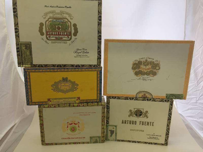lot 56 image: 5 Vintage Cigar Boxes