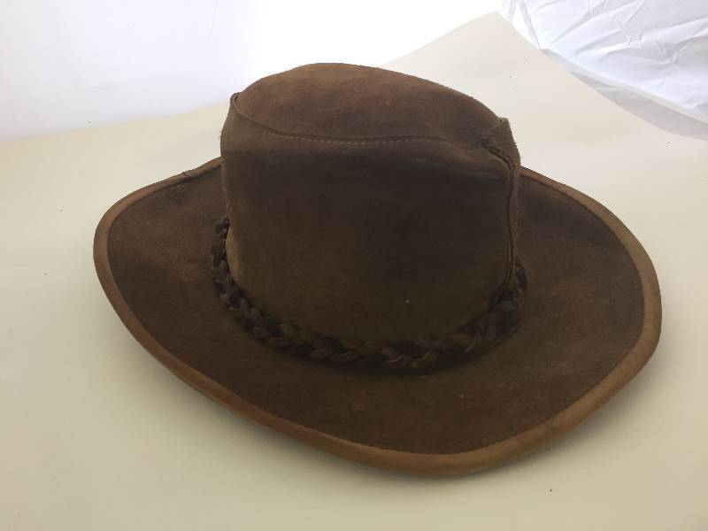 lot 58 image: Vintage Suede Leather Aussie hat