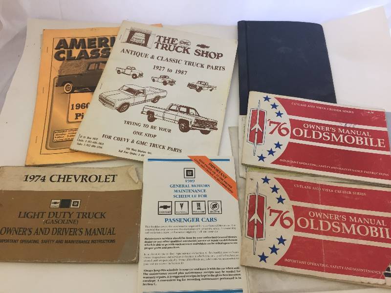 lot 60 image: Vintage Automobile Owners Manuals
