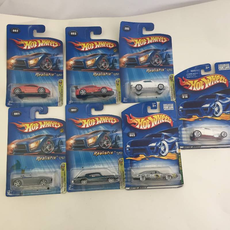 lot 116 image: Hotwheels - Realistix & more