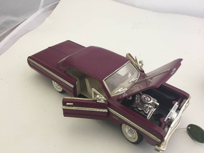 lot 122 image: Diecast Sunnyside LTD 57 Cameo Pick-up & 1964 Impala 124 & 128