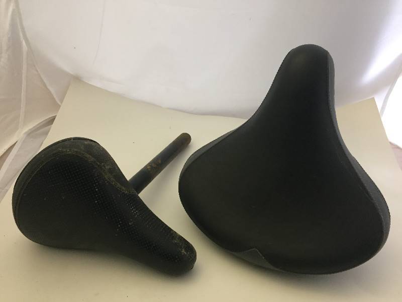 lot 138 image: 2 Bicycle Seats