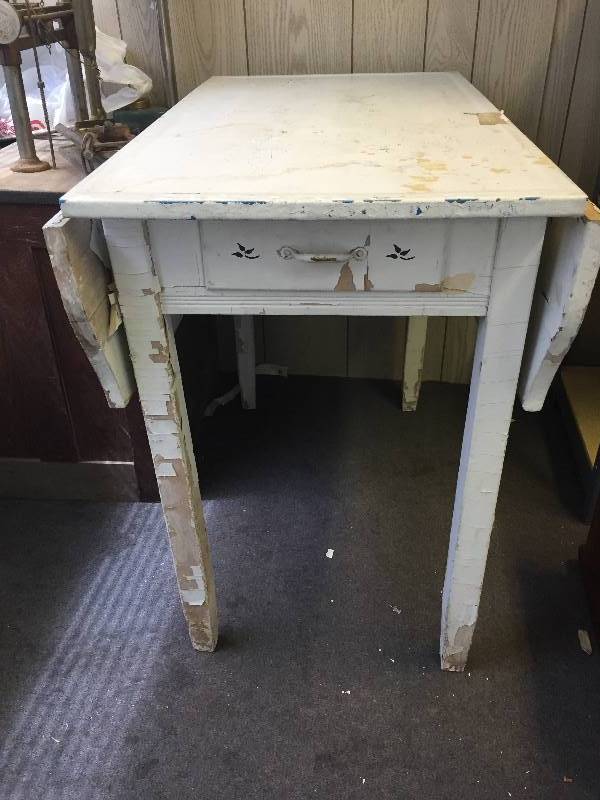 lot 144 image: Vintage Drop Down Leaf Center Drawer Table