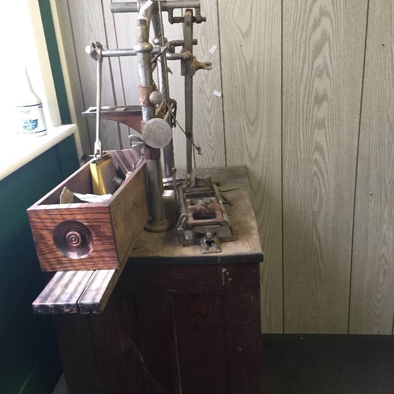 lot 145 image: Vintage Engraver & Cabinet