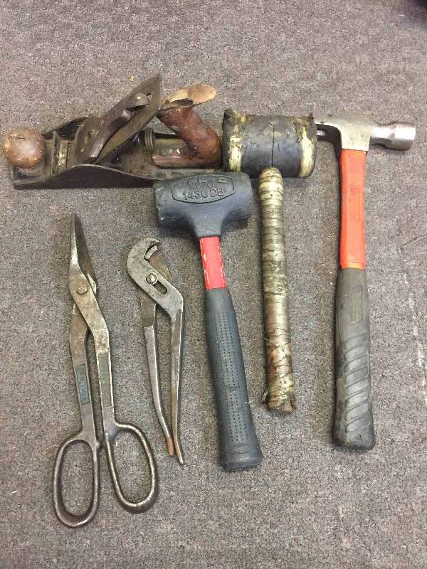 lot 176 image: Planer Hammers More