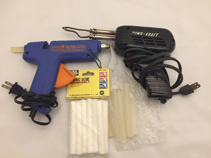 lot 186 image: POWR-KRAFT Soldering Gun #84, Arrow Glue Gun, Glue Stix