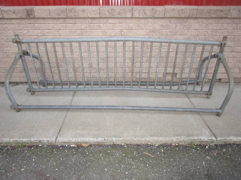 lot 2 image: Bike rack