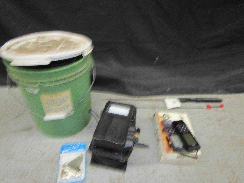 lot 36 image: Aqua View Depth Finder not testes, GPS 12 Personal Navigator Pole and Pail fishing descaler