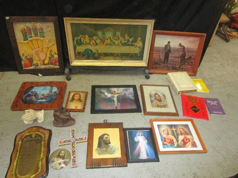 lot 42 image: Various Religious Pictures and figurines. Beautiful Collectin and Bible