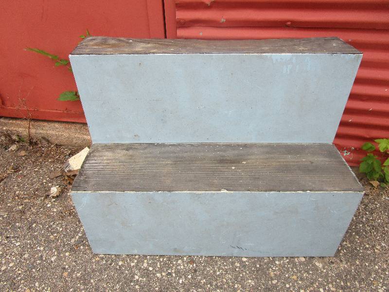 lot 54 image: Heavy Duty Metal steps 3 12x3 12 and 1 ft wide steps