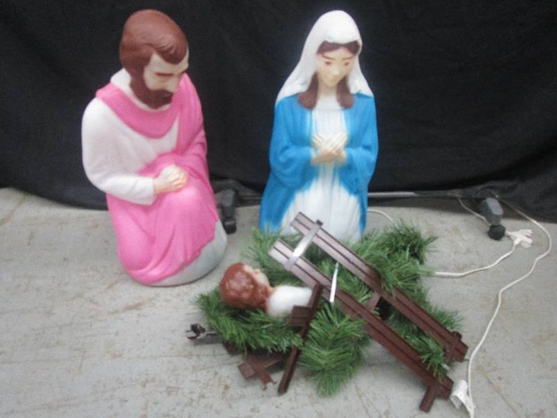 lot 56 image: Large Nativity Set