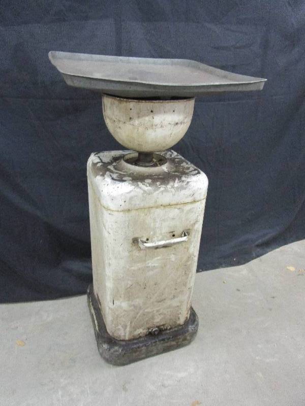 lot 79 image: Oil collection tank with teloscopic height