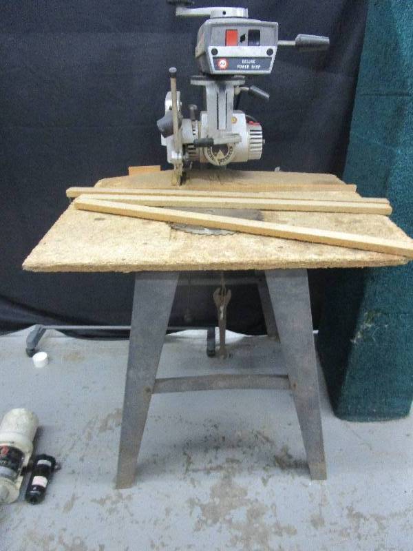 lot 89 image: Black And Decker Dewalt 3 In. Cut Blade Direction Deluxe Power Shop