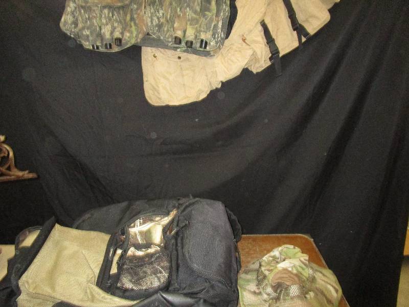 lot 106 image: 2 Cabelas Large Hunting Vests, Hunting Hat, Hunting Bag