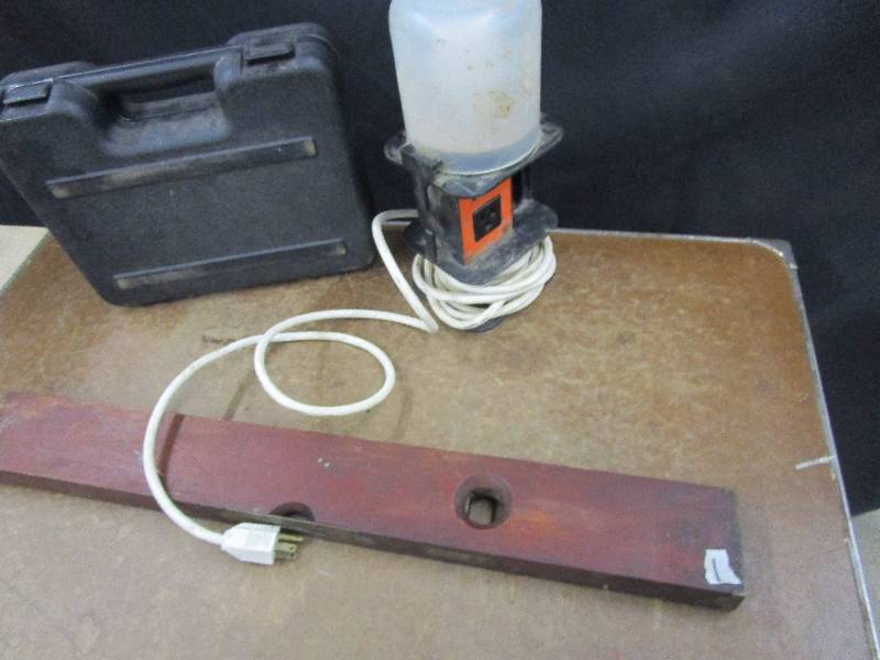 lot 125 image: Old Level, Brobusta Sl Light (Works), Black and Decker Drill