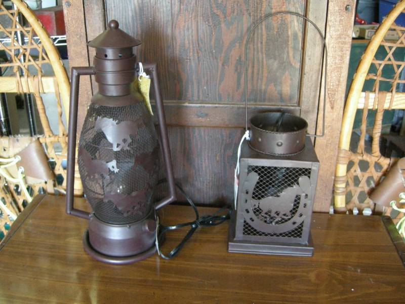 2 Metal Horse Lantern Lights