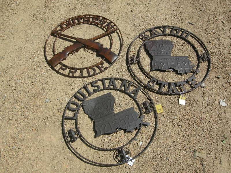 3 Round Metal Signs